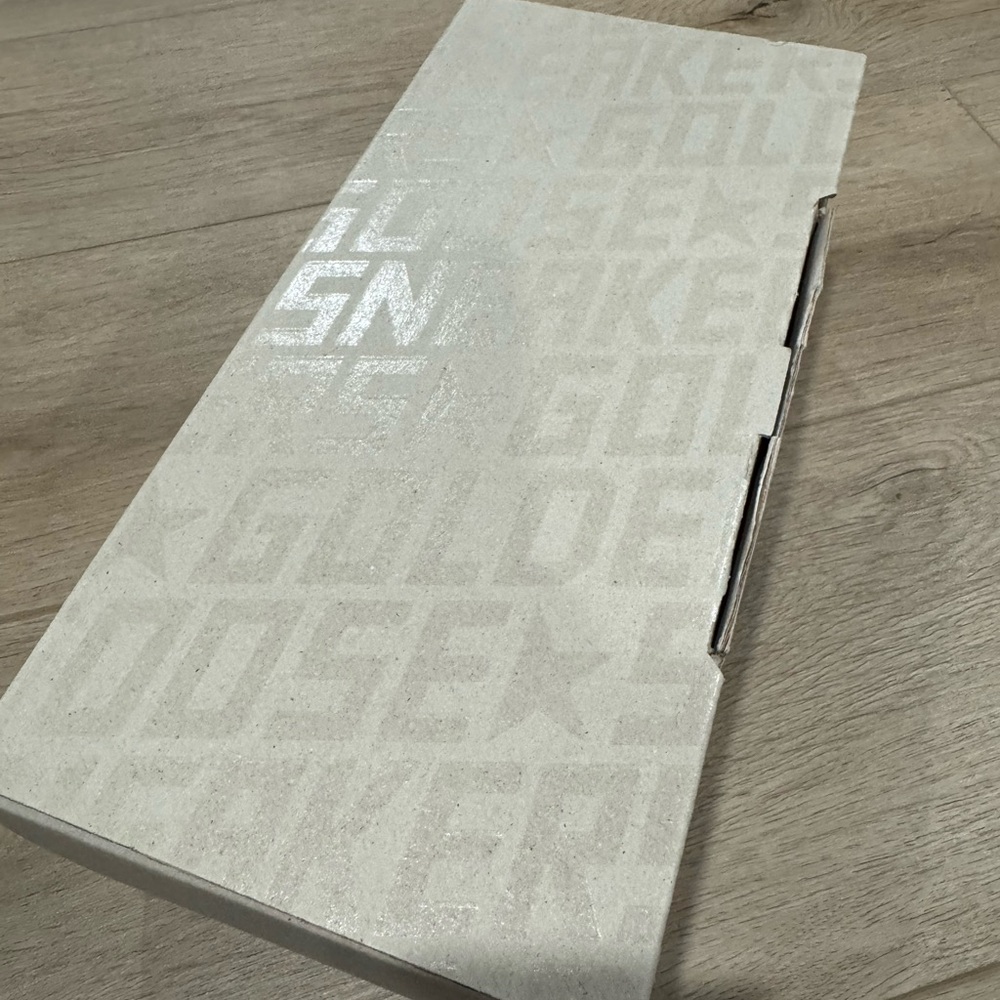 Golden Goose empty woman shoe box